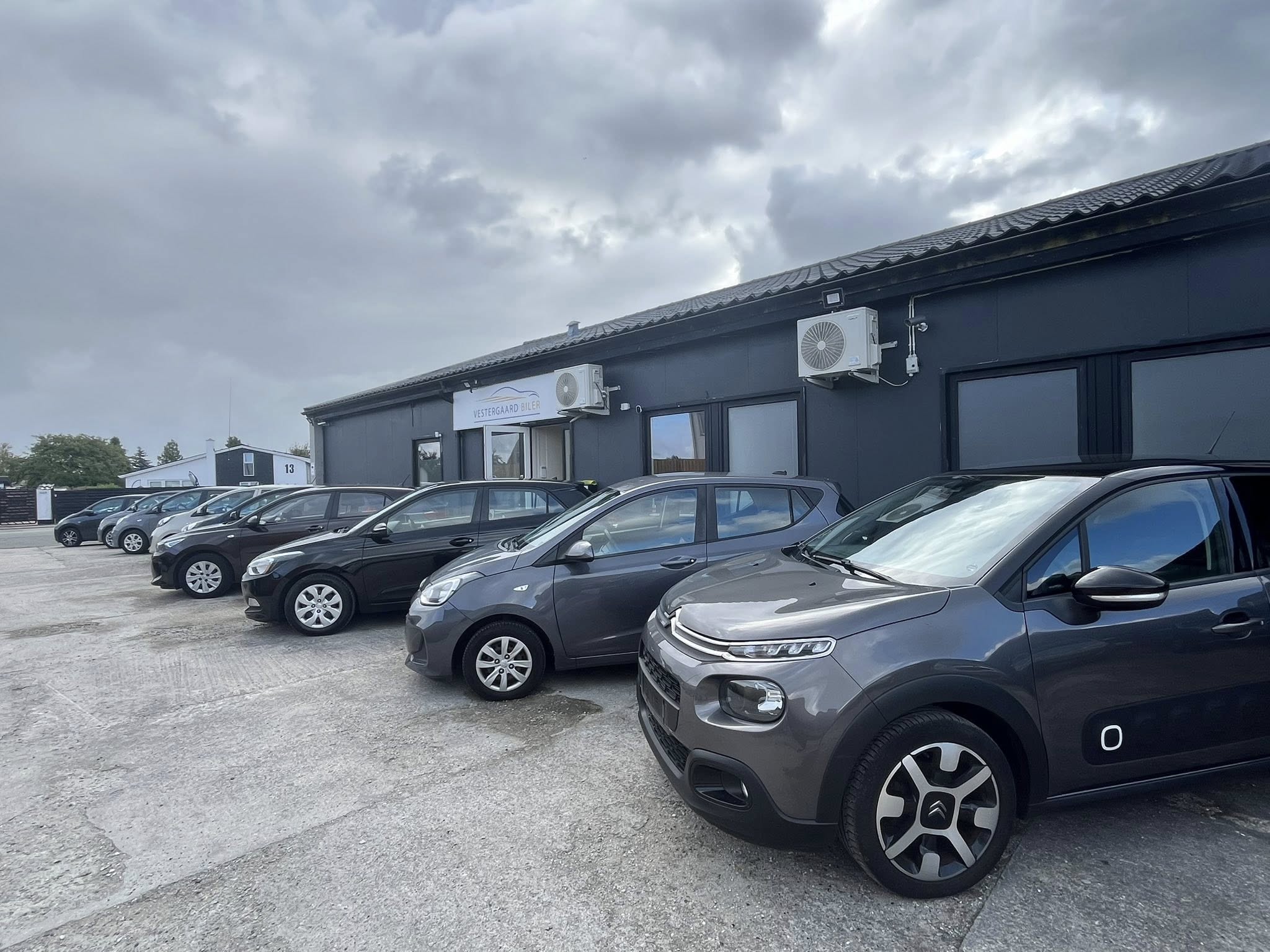 Bilforhandler sælg bil